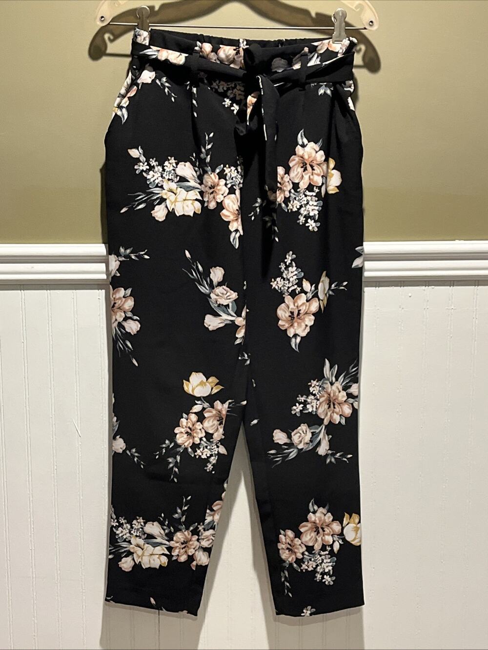 c by one pants Black Floral Tie Waist Size M